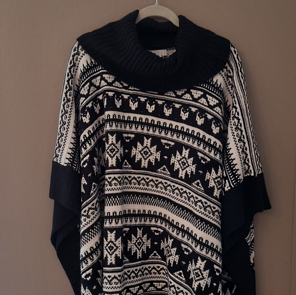 C Sweaters - Aztec poncho